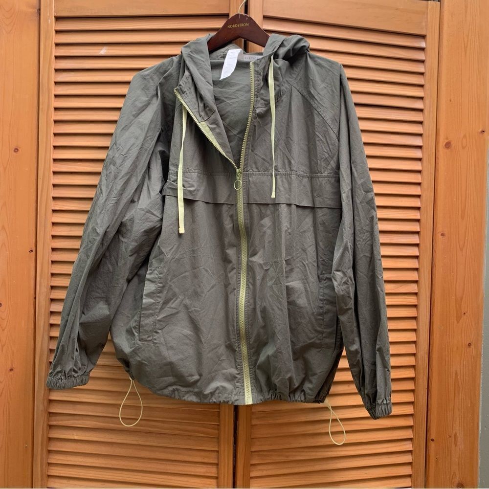Fabletics Windbreaker Jacket size XL